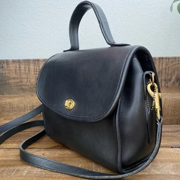 SOLD | Vintage Coach | Manor Bag - Picture 2 of 12